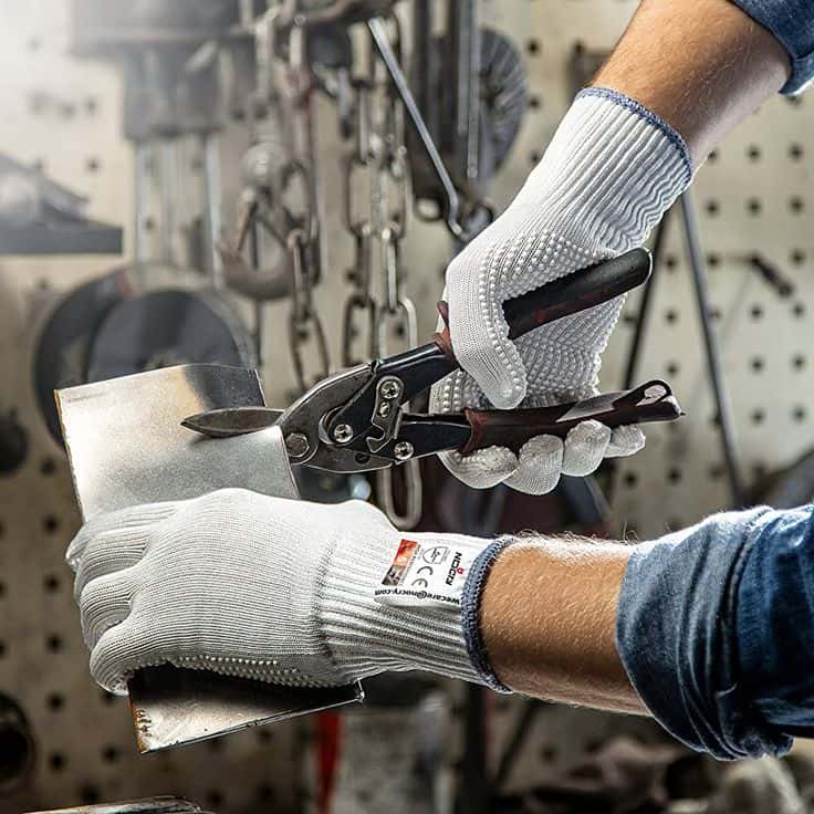cut resistant gloves